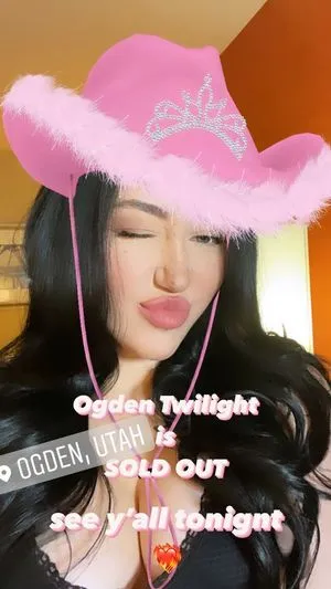 Noah Cyrus / noahcyrus nude photo #0145