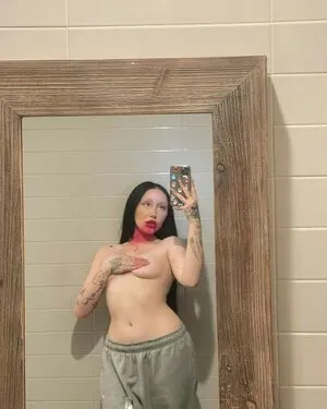 Noah Cyrus / noahcyrus nude photo #0203