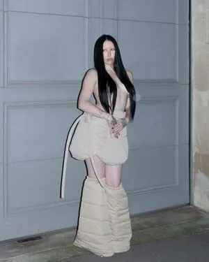 Noah Cyrus / noahcyrus nude photo #0257