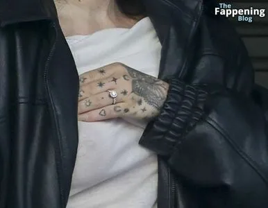 Noah Cyrus / noahcyrus nude photo #0407