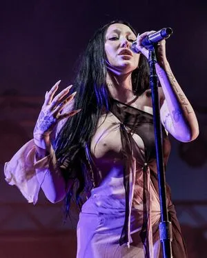 Noah Cyrus / noahcyrus nude photo #0421