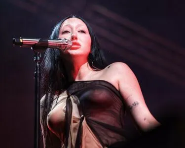 Noah Cyrus / noahcyrus nude photo #0427