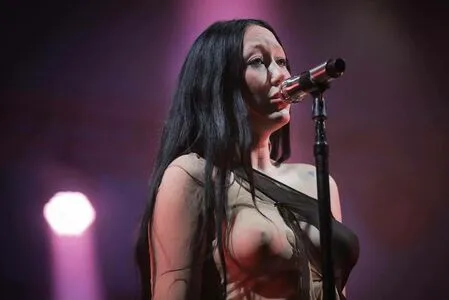 Noah Cyrus / noahcyrus nude photo #0434