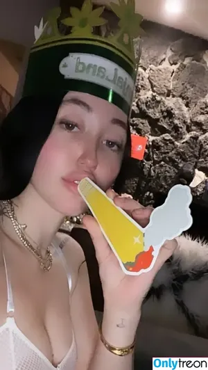 Noah Cyrus / noahcyrus nude photo #0530