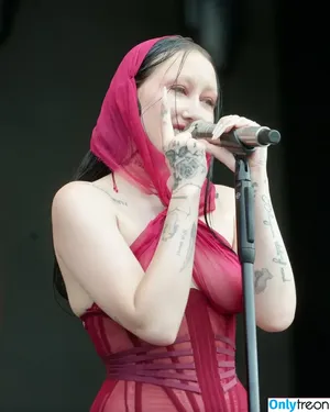 Noah Cyrus / noahcyrus nude photo #0559