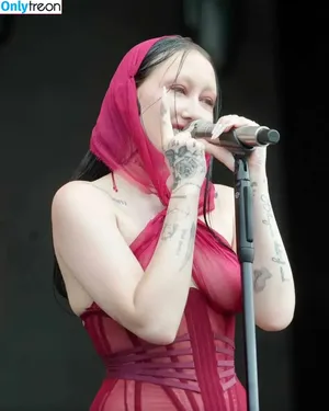 Noah Cyrus / noahcyrus nude photo #0573