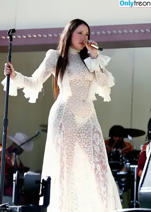 Noah Cyrus / noahcyrus nude photo #0889