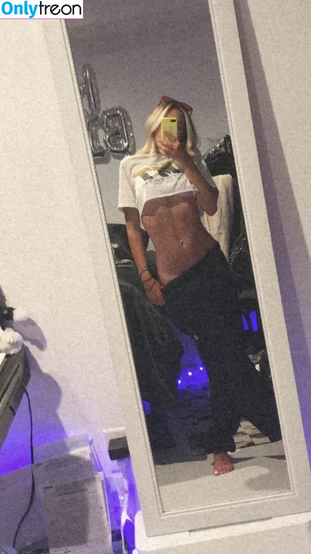 Noah Cyrus nude photo #0009 (noahcyrus)