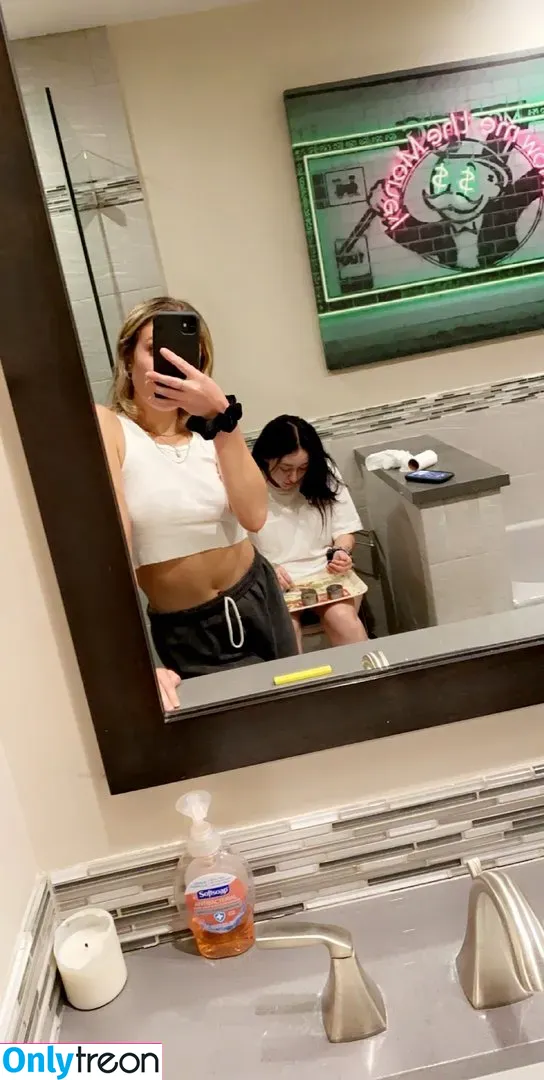 Noah Cyrus nude photo #0010 (noahcyrus)