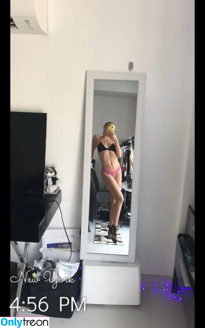 Noah Cyrus nude photo #0015 (noahcyrus)