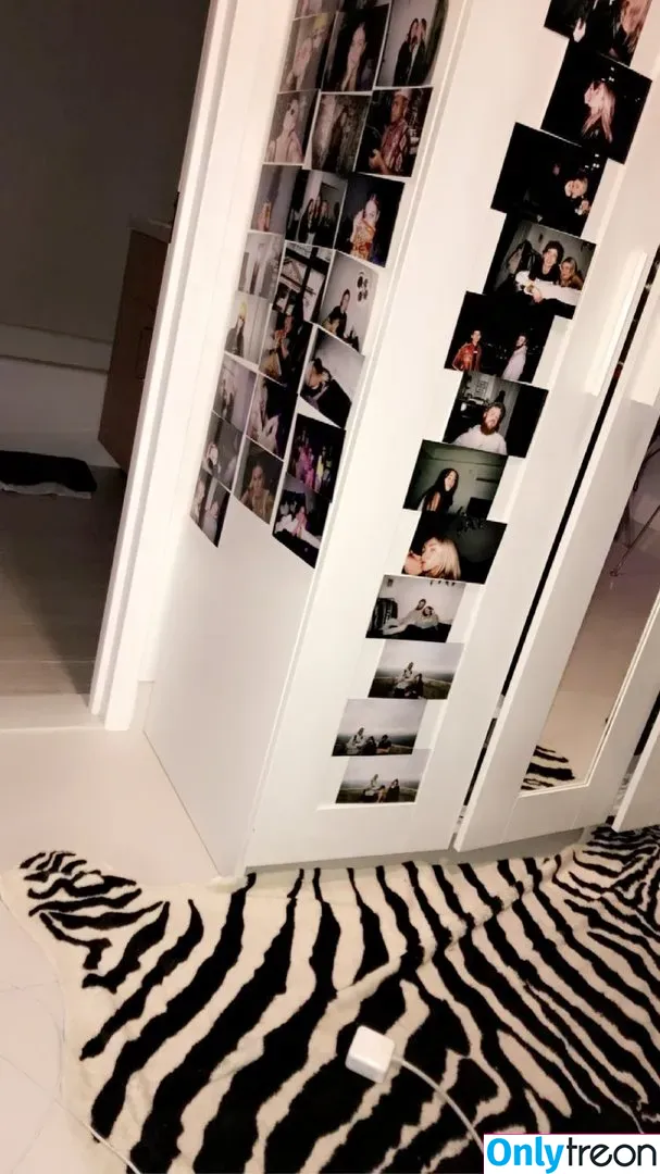 Noah Cyrus nude photo #0049 (noahcyrus)
