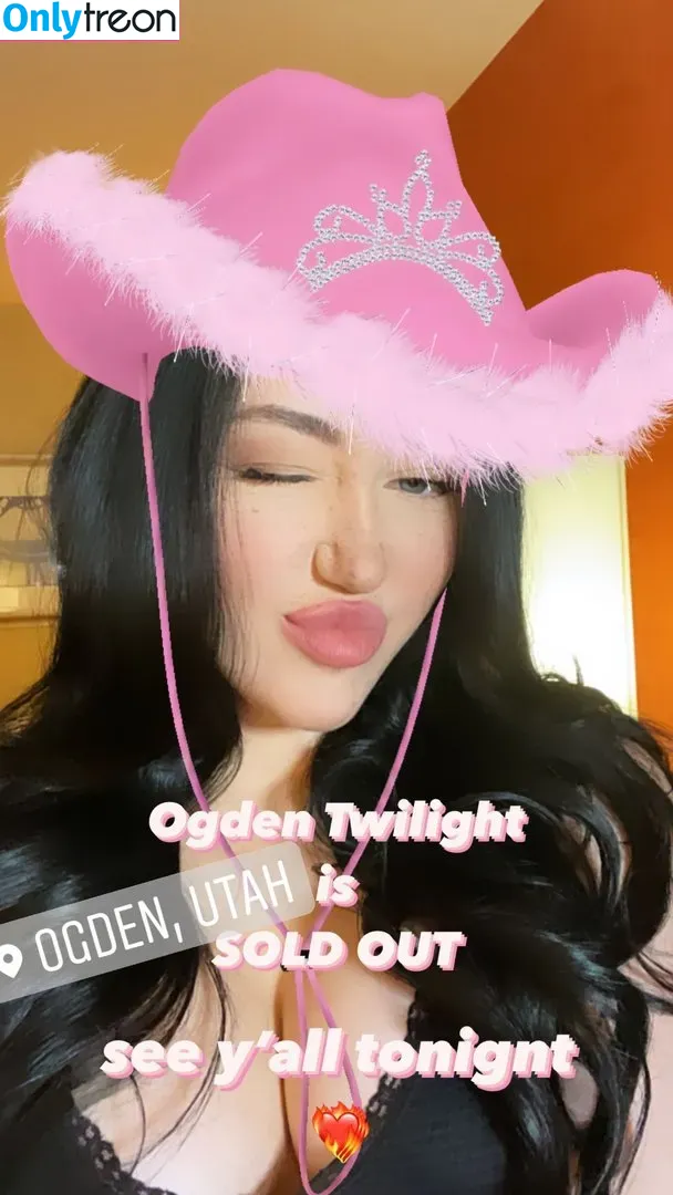 Noah Cyrus nude photo #0145 (noahcyrus)