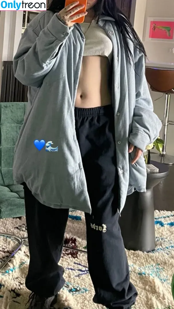 Noah Cyrus nude photo #0146 (noahcyrus)
