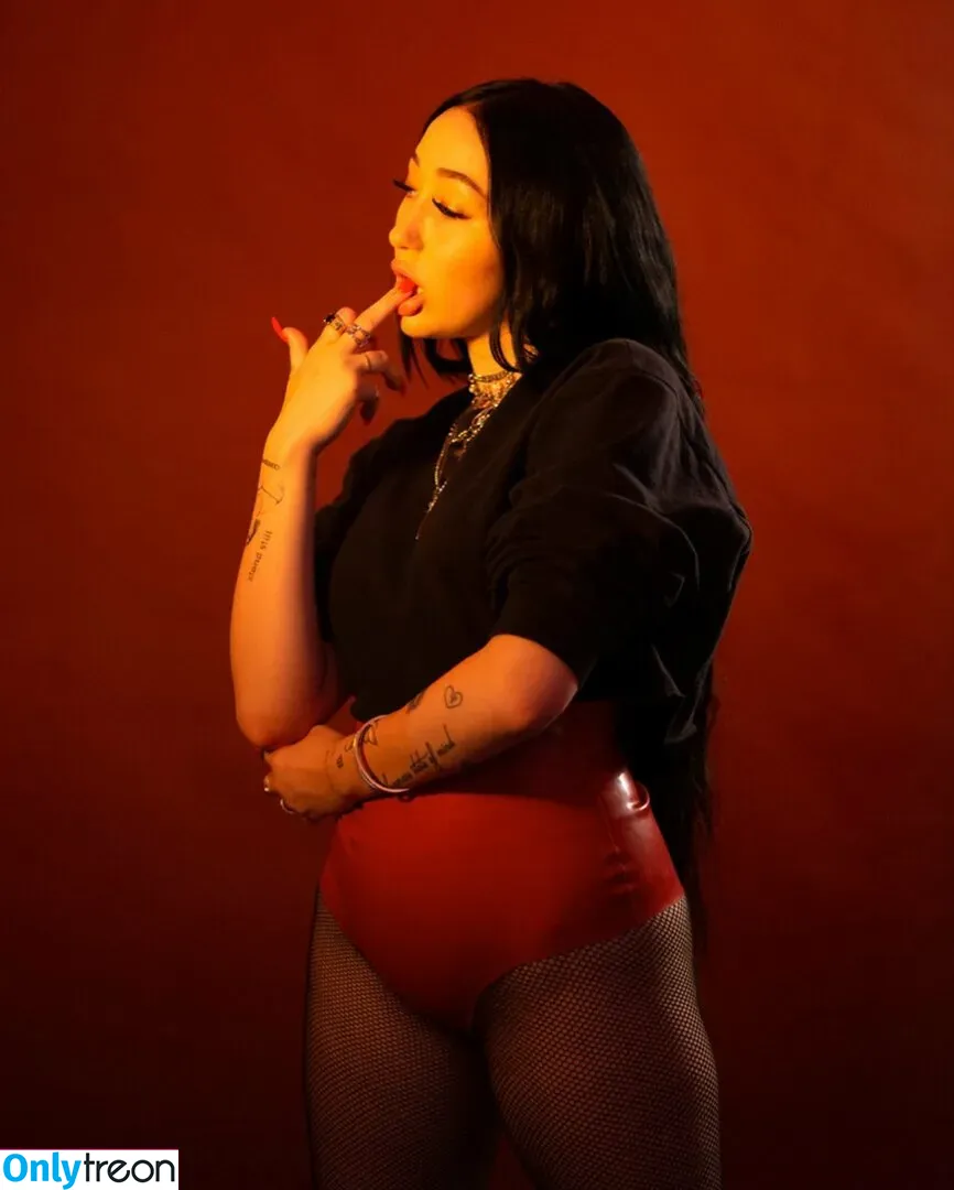 Noah Cyrus nude photo #0163 (noahcyrus)