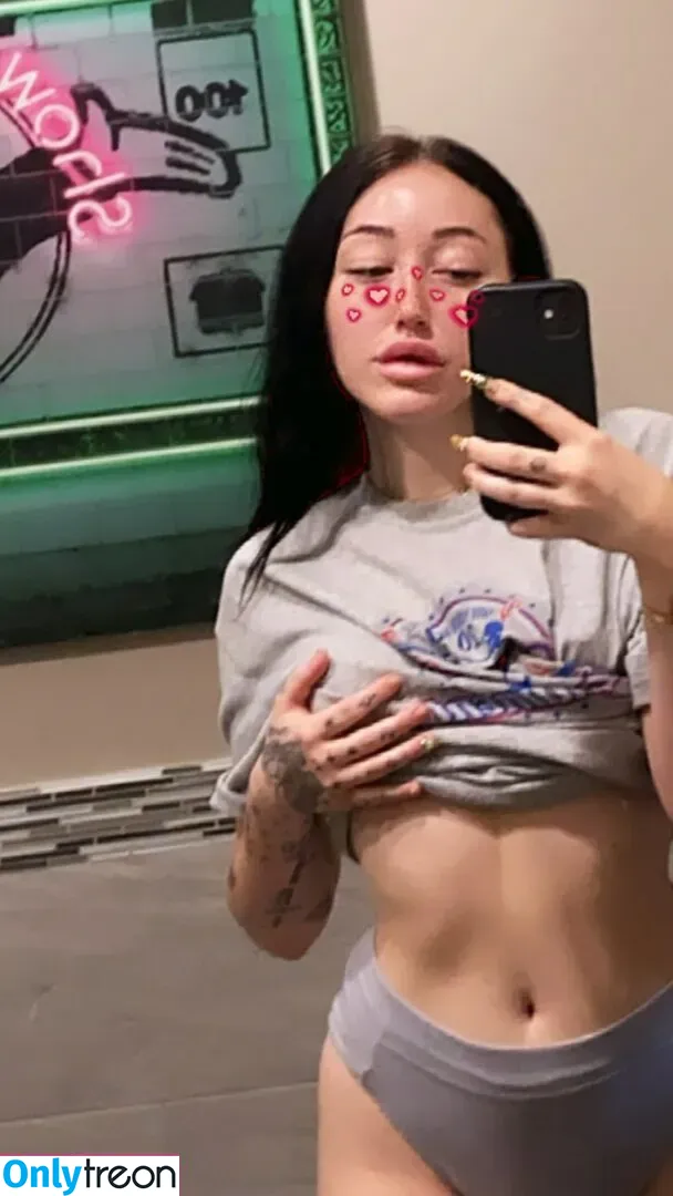 Noah Cyrus nude photo #0164 (noahcyrus)