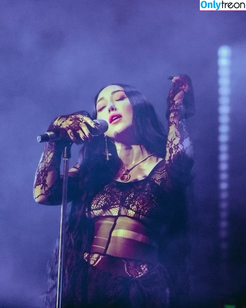 Noah Cyrus nude photo #0176 (noahcyrus)