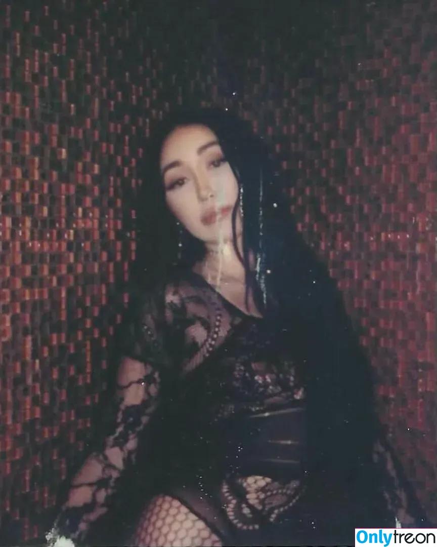 Noah Cyrus nude photo #0178 (noahcyrus)