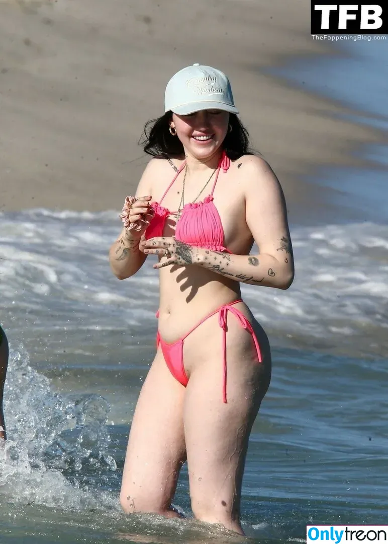 Noah Cyrus nude photo #0196 (noahcyrus)