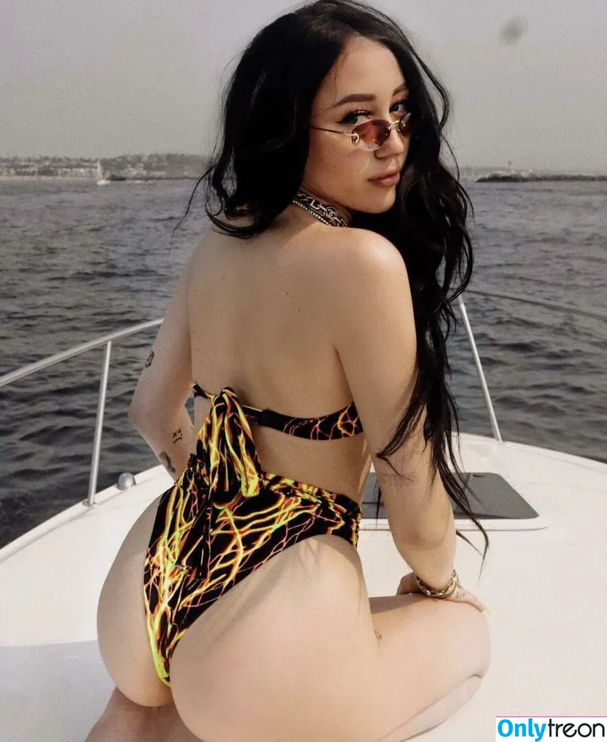 Noah Cyrus nude photo #0204 (noahcyrus)