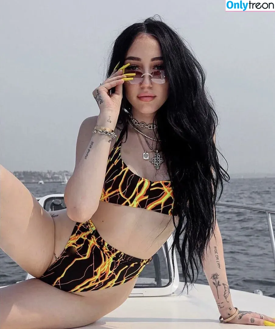 Noah Cyrus nude photo #0206 (noahcyrus)