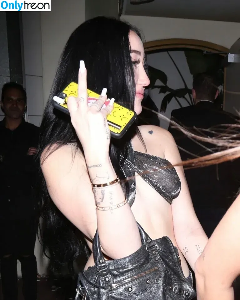Noah Cyrus nude photo #0213 (noahcyrus)