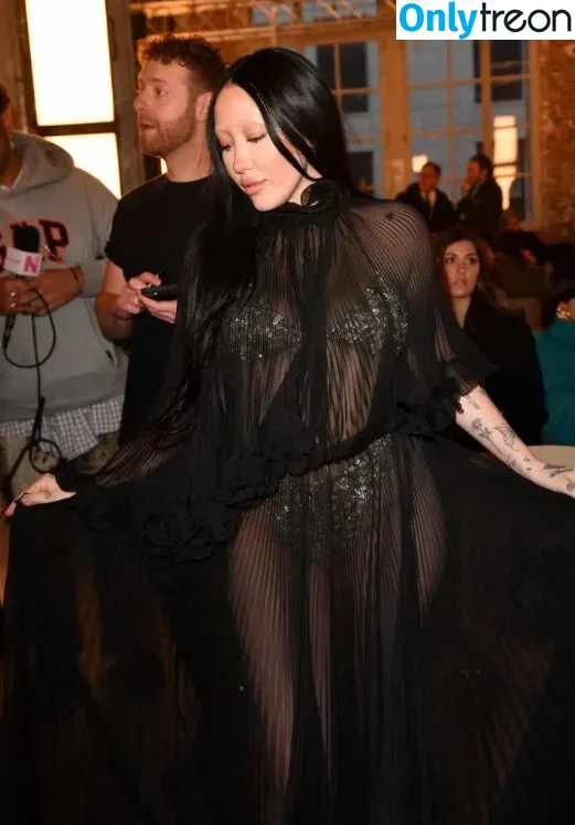 Noah Cyrus nude photo #0251 (noahcyrus)