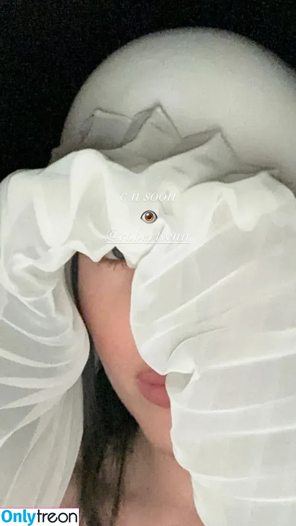 Noah Cyrus nude photo #0253 (noahcyrus)
