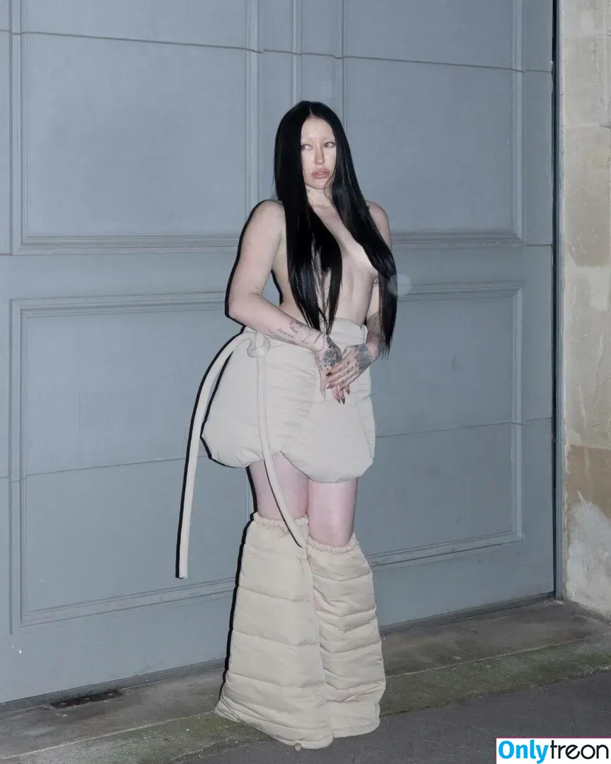 Noah Cyrus nude photo #0257 (noahcyrus)