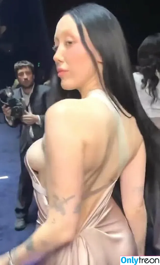 Noah Cyrus nude photo #0269 (noahcyrus)
