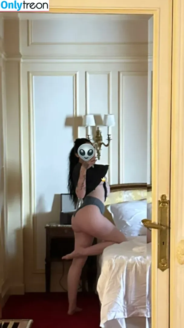 Noah Cyrus nude photo #0293 (noahcyrus)