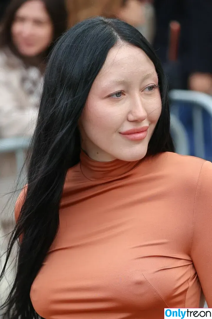 Noah Cyrus nude photo #0303 (noahcyrus)