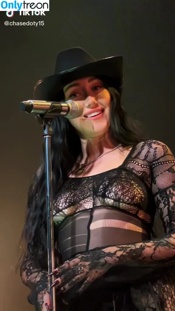 Noah Cyrus nude photo #0345 (noahcyrus)