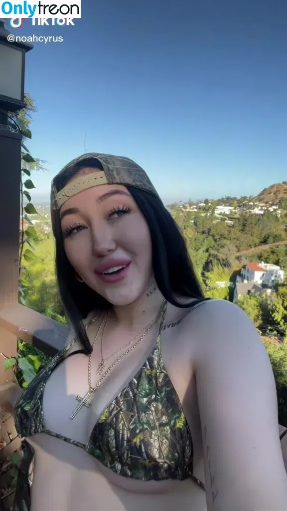 Noah Cyrus nude photo #0346 (noahcyrus)