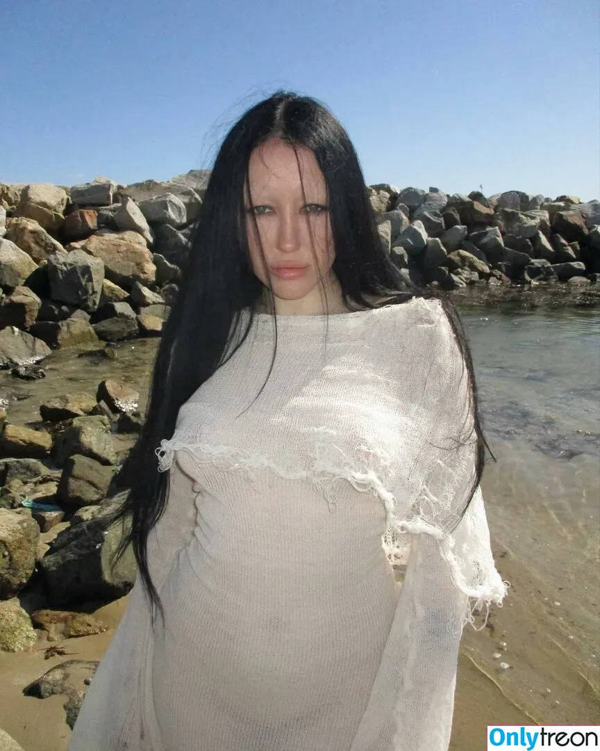 Noah Cyrus nude photo #0361 (noahcyrus)