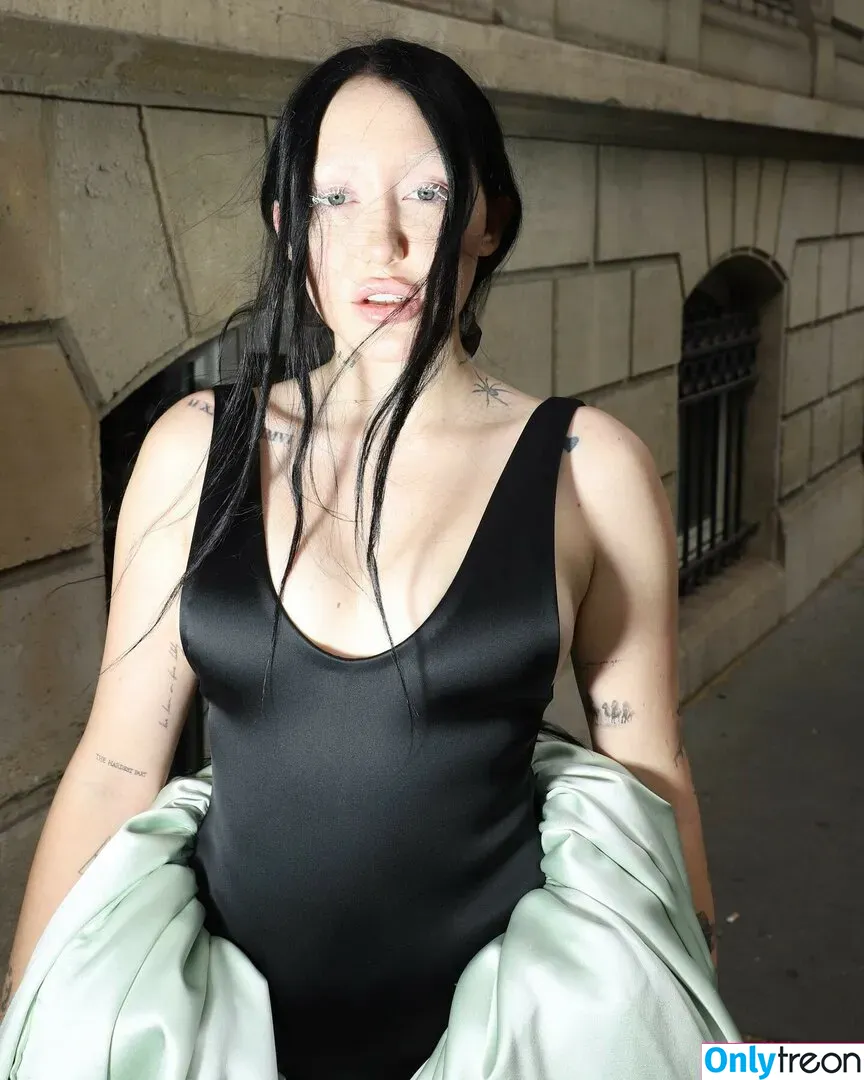 Noah Cyrus nude photo #0366 (noahcyrus)
