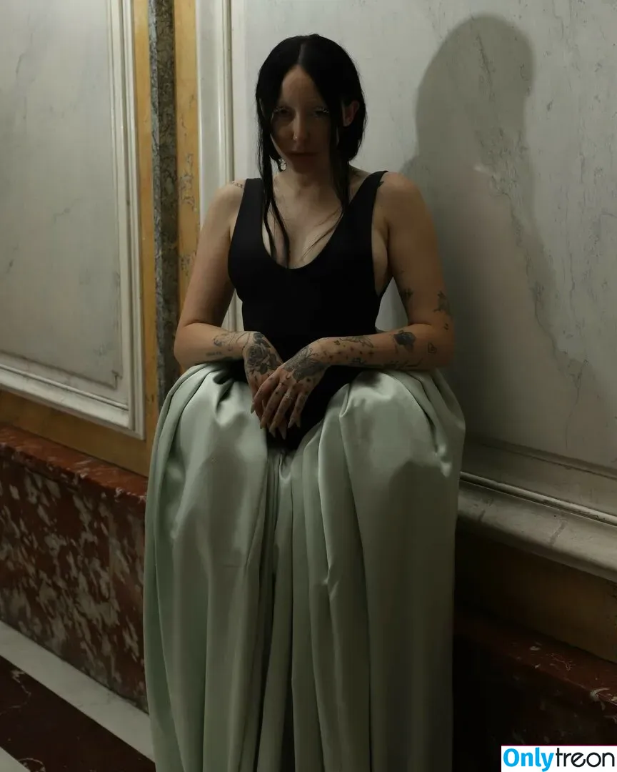 Noah Cyrus nude photo #0368 (noahcyrus)