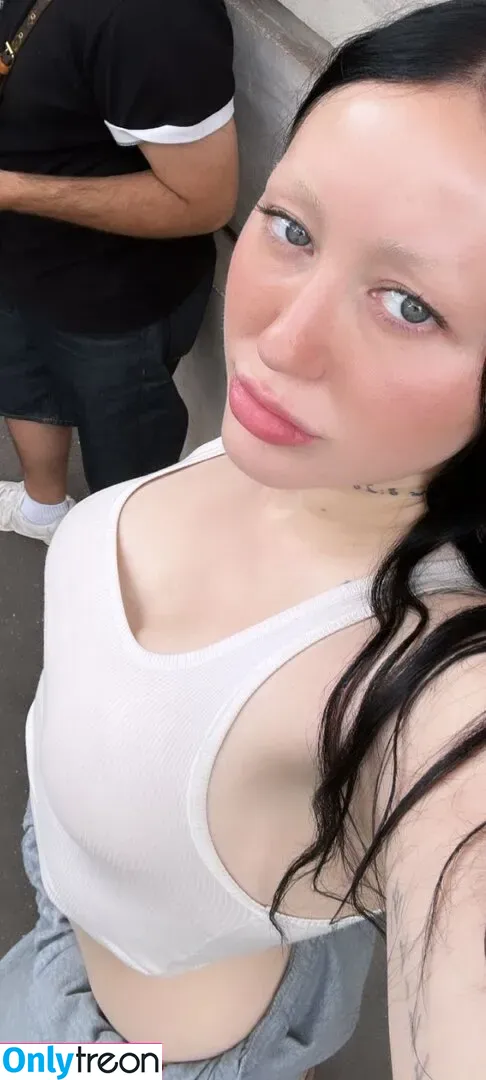 Noah Cyrus nude photo #0376 (noahcyrus)