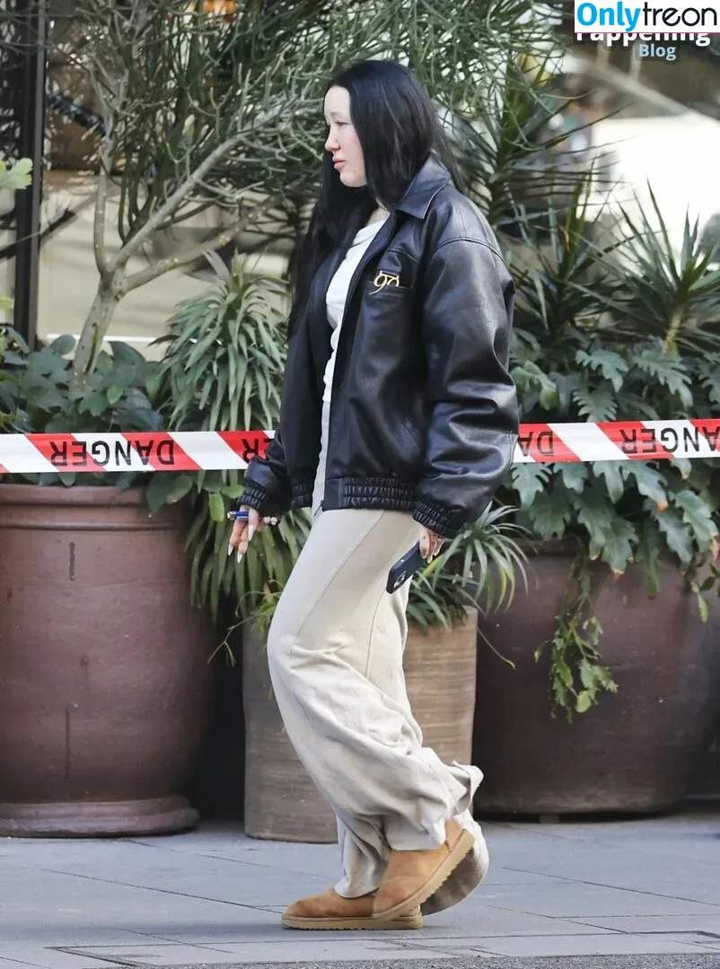 Noah Cyrus nude photo #0377 (noahcyrus)