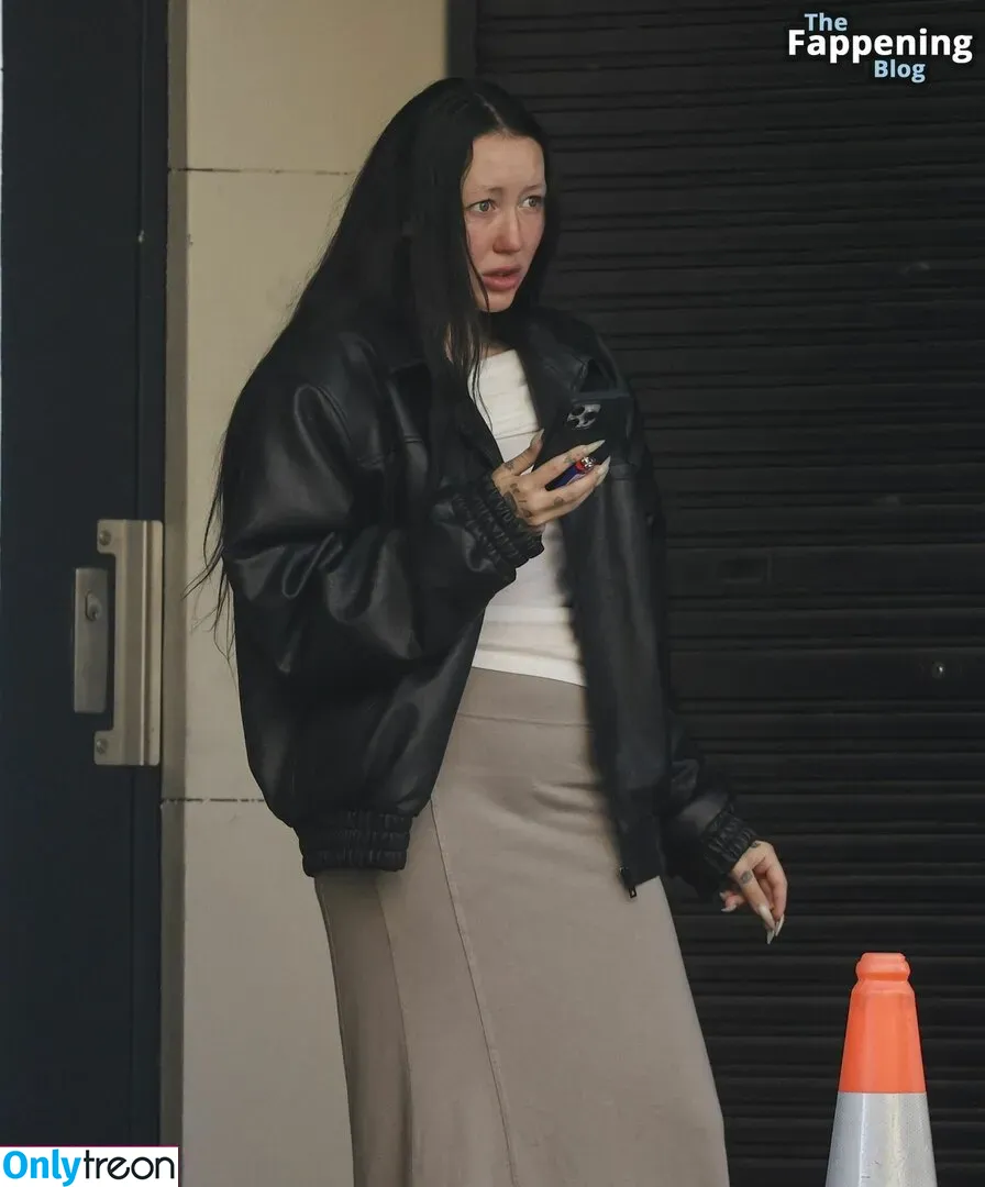 Noah Cyrus nude photo #0397 (noahcyrus)