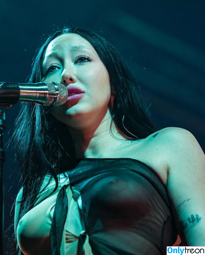Noah Cyrus nude photo #0423 (noahcyrus)