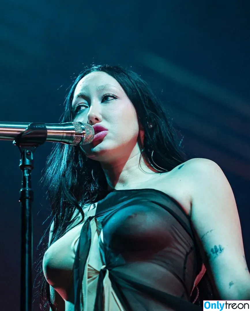 Noah Cyrus nude photo #0424 (noahcyrus)