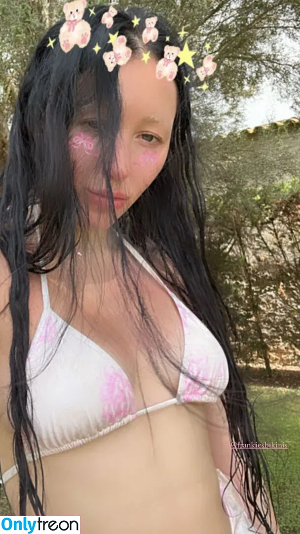 Noah Cyrus nude photo #0436 (noahcyrus)