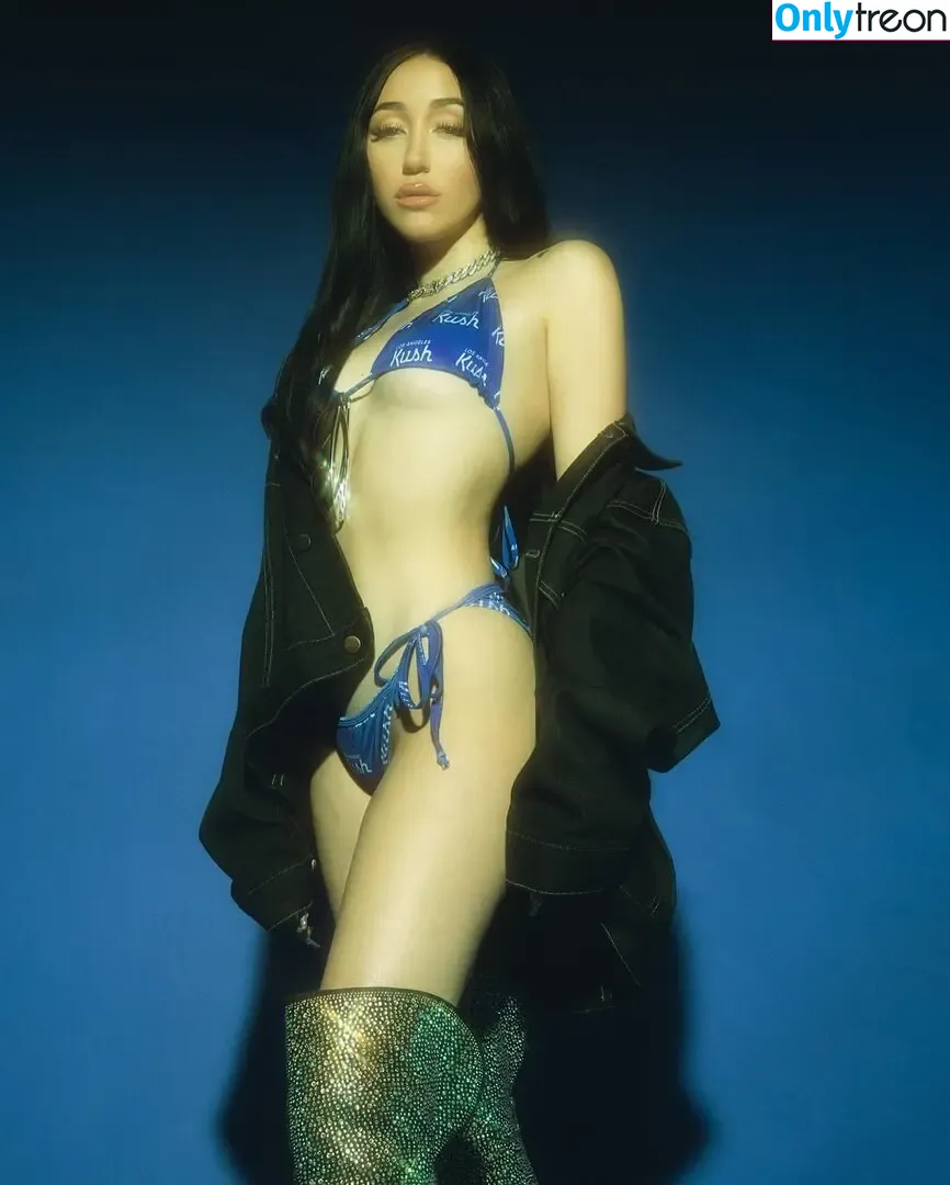 Noah Cyrus nude photo #0532 (noahcyrus)