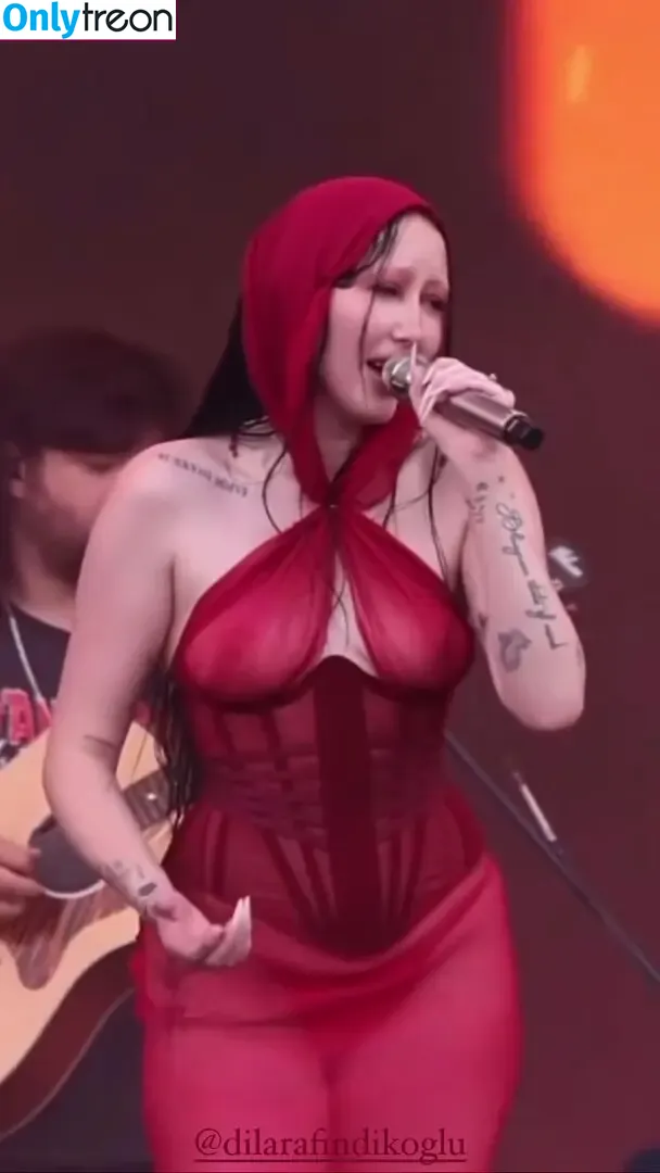 Noah Cyrus nude photo #0562 (noahcyrus)