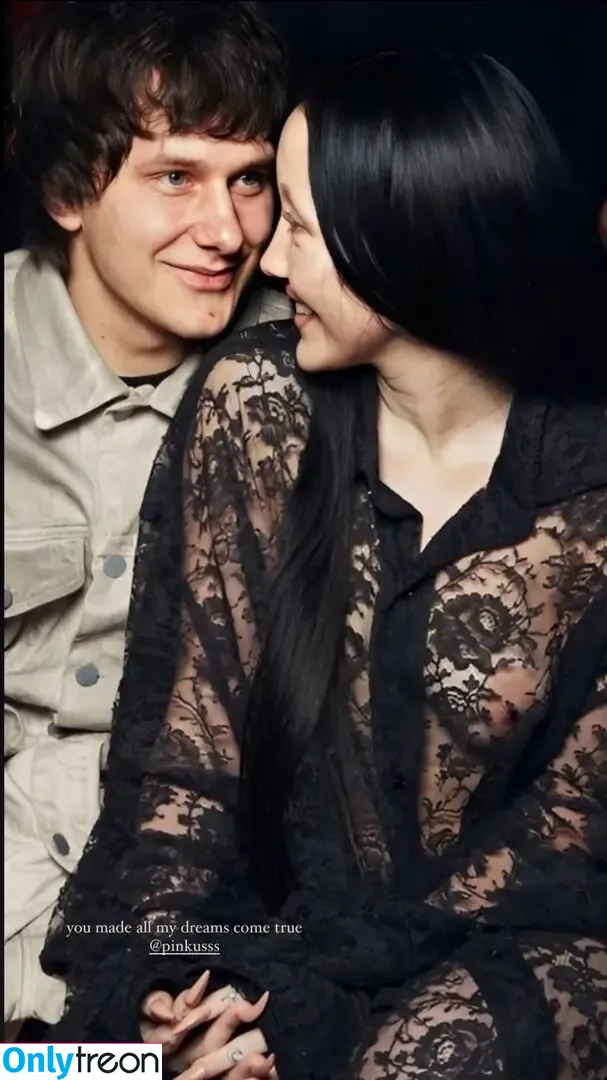 Noah Cyrus nude photo #0566 (noahcyrus)