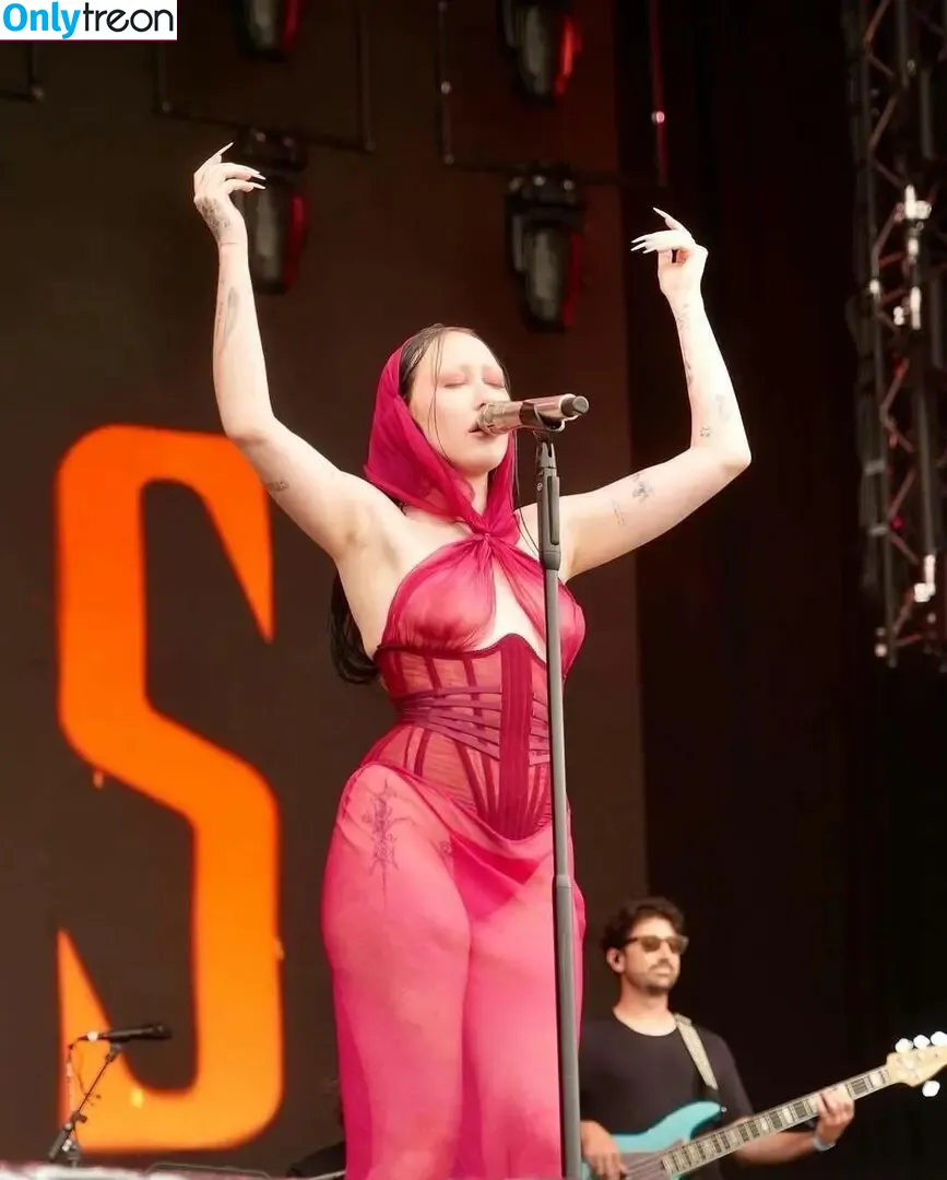 Noah Cyrus nude photo #0589 (noahcyrus)