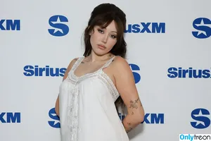 Noah Cyrus / noahcyrus nude photo #1072