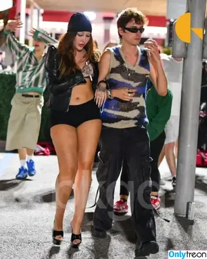 Noah Cyrus / noahcyrus nude photo #1081