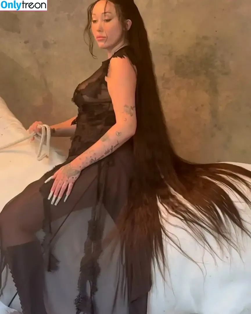 Noah Cyrus nude photo #1019 (noahcyrus)