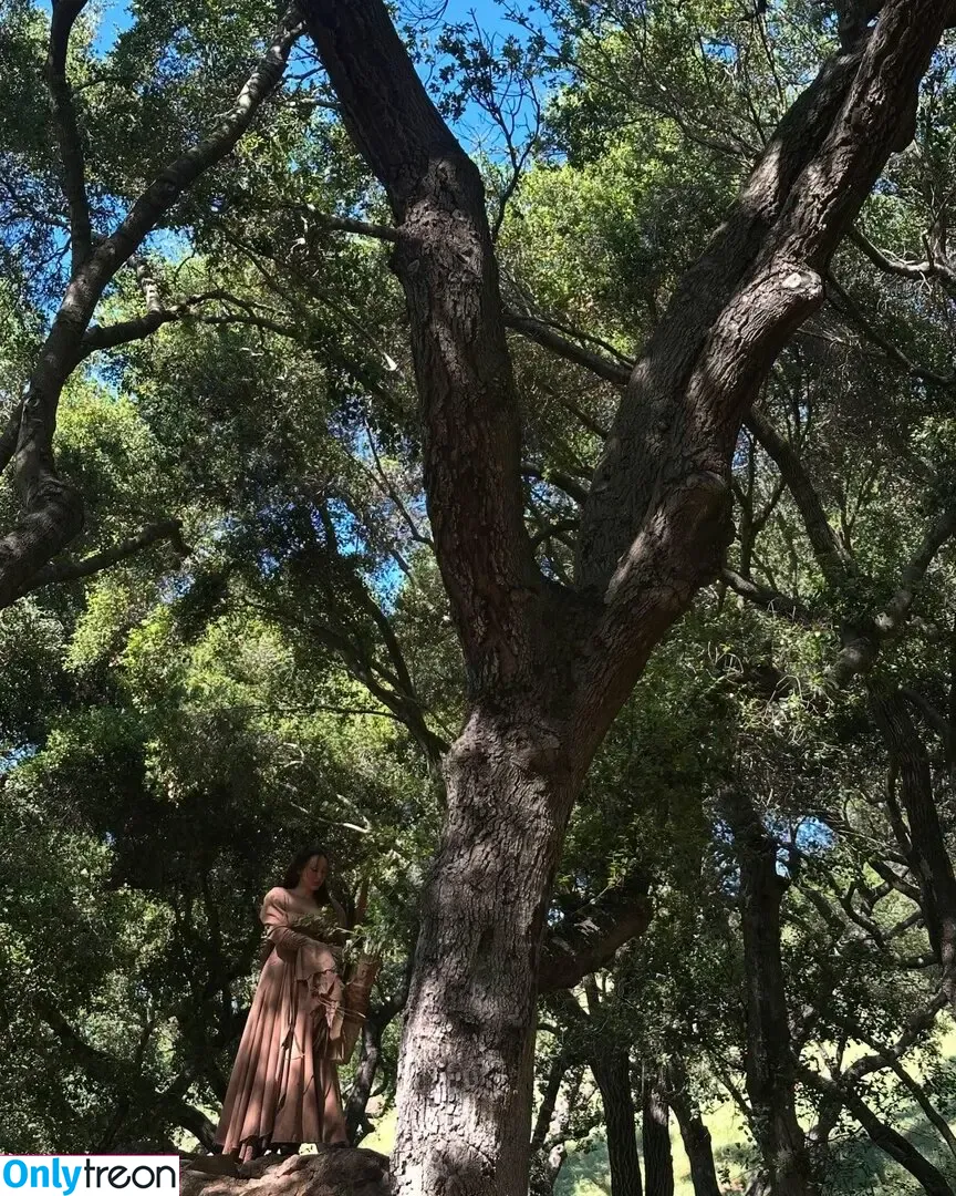 Noah Cyrus nude photo #1025 (noahcyrus)